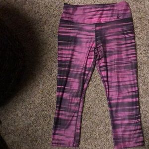 Women medium pink Stripe Capri  polyester/spandex